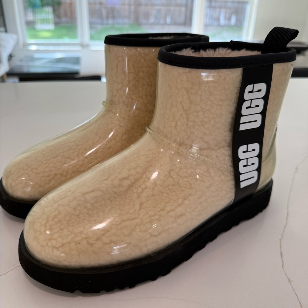 UGG classic clear mini boots |size:7